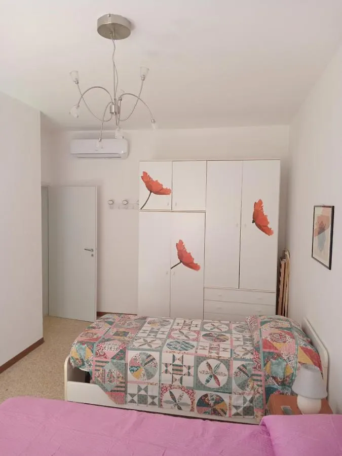 Apartment Brezza Marina A 30 Mt Dalla Spiaggia Marina di Castagneto Carducci