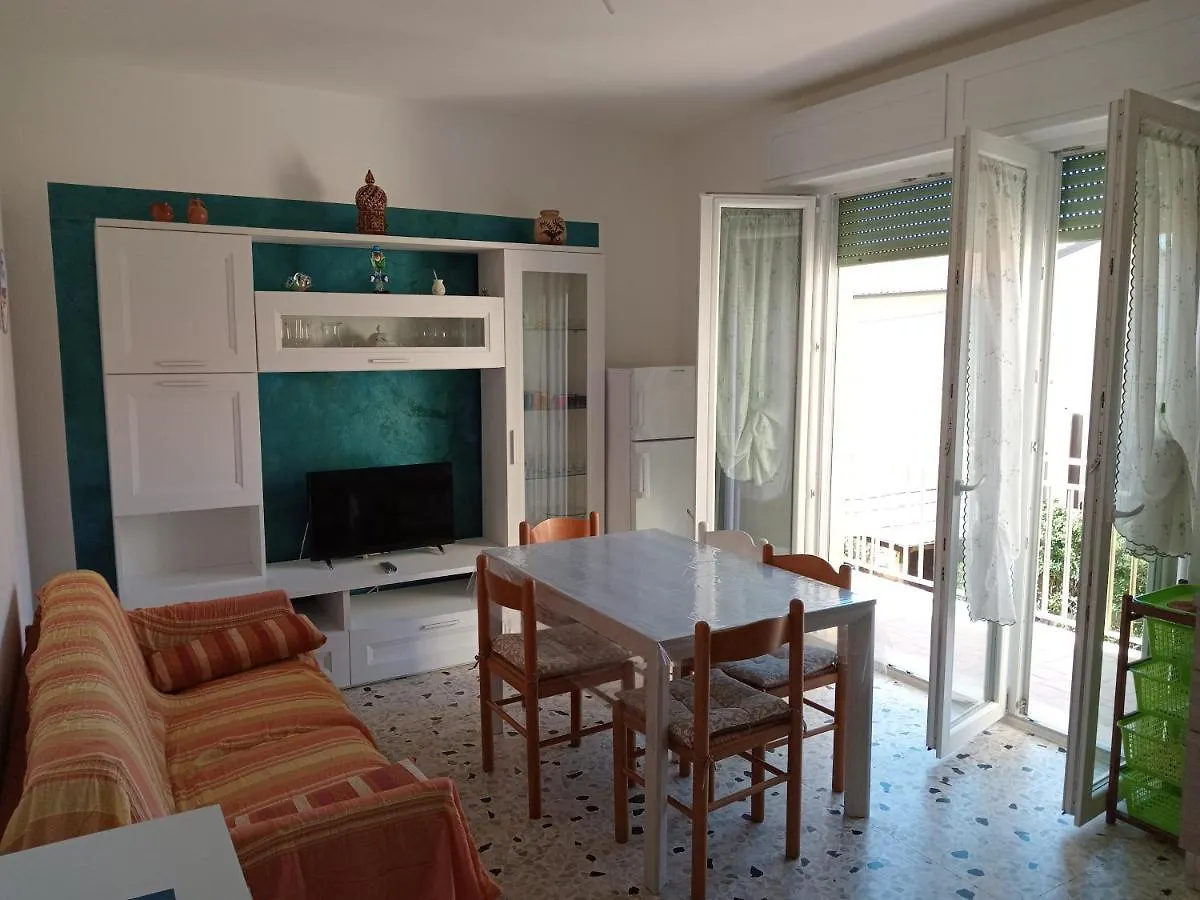 Apartment Brezza Marina A 30 Mt Dalla Spiaggia Marina di Castagneto Carducci